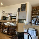 忠兵衛 ピース - 厨房とレジカウンター