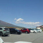 Cocorade - A surprisingly spacious parking lot for a bakery