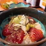 Fukuu Chi - 皇帝の海老天と二八手打ち蕎麦﻿  2300円
                        ミニマグロ丼﻿、小鉢﻿、つけもの﻿