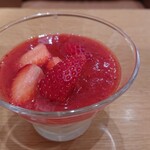 Cafe＆Meal Muji - 苺とホワイトチョコのパンナコッタ