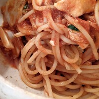 ボッテゴン - 愛知県産真鯛と春キャベツ、オリーブのトマトソーススパゲティ―