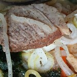 ラーメン ちゃー亭 - チャーシュー。
厚みが伝わるかな。