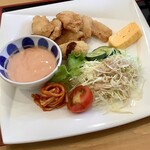 森のハンバーグ工房 ゆみさんち - 【日替わりランチ 600円(税込)】鶏ムネ肉の唐揚げの他、新商品のベーコンコロッケも付いてました。