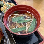 森のハンバーグ工房 ゆみさんち - 【ハンバーグランチ 900円(税込)】お吸い物はプチそばでした。