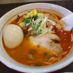 Ramen Ten - にんにく辛麺 (味噌) 820円＋煮玉子 100円 (税込み 920円)
