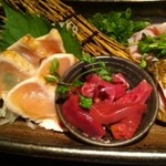 咲鶏や - 刺身盛り合わせ四種