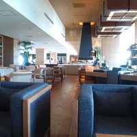 restaurant GRILL TABLE with SKYBAR - ウェイティングルーム