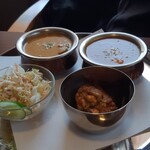 インドカリーとスパイスバル グルン - 