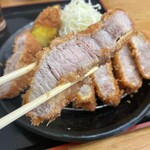 とんかつ 栄ちゃん - 赤身部分の旨みも最高