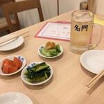 名門 - テーブル食事イメージ写真