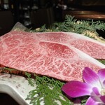 Koube Gyuu Sumibiyakiniku Ikuta - 焼しゃぶのお肉。今はサーロインを使用しております。