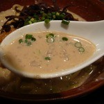 元祖 麺屋原宿 - とんこつごま冷やしラーメンのスープ
