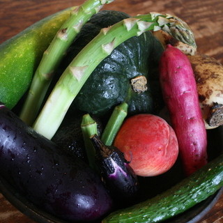 全国から産直で、有機自然栽培野菜が集まる和食店