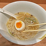 ラーメンWalkerキッチン - 白醤油で味付けした味玉