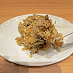 ラーメンWalkerキッチン - 米と卵とチャーシューをカメリアラードで炒め、白醤油で味付けしたチャーハン