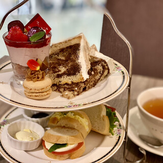 ル サロン ド ニナス_1