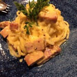 ワインとお料理 ことり - 浅草開花楼の低加水パスタフレスカを使ったカルボナーラ(生クリーム不使用)