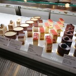 Patisserie Ravi,e relier - 