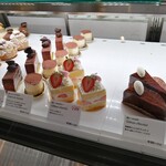 Patisserie Ravi,e relier - 