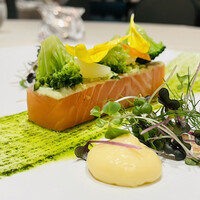 ルアン 佐原商家町ホテル NIPPONIA - サーモンのプレッセ 春の菜園仕立て 発酵レモンのコンディマン