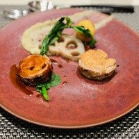 ルアン 佐原商家町ホテル NIPPONIA - 糀でマリネした水郷赤鶏のロースト 落花生のヴィエノワーズ