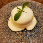 アマルフィイ　キッチン - レモンケーキ