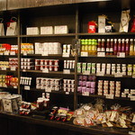 ぴにおん - 店内には魅力的な商品がいっぱい！

