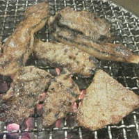 川崎名物 炭火焼肉 食道園 - 焼き上がり