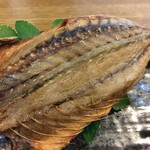 八丈島郷土料理　梁山泊 - ムロアジのクサヤ