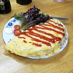 ホワイトはうす - ひき肉チーズオムレツ（600円）は極厚！