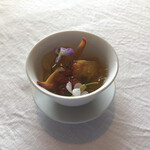 pesceco - めた貝と花大根の原城トマトのジュレ掛け