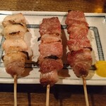 とりきん - 料理写真:鶏精肉(180円)塩1たれ2