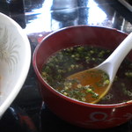 千熊ラーメン - 油そばには、この醤油スープが付きます。