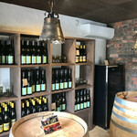 リープリング - 店舗内観(ワインコーナー)