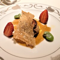 アピシウス - 鴨フォアグラのポワレ　イチゴとソラマメ添え