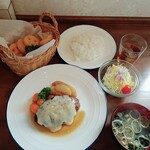 洋食屋 北の家族 - 日替りハンバーグランチ(チーズハンバーグ)+フライドポテト