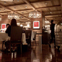 ロウリーズ・ザ・プライムリブ 恵比寿ガーデンプレイス店 - 店内