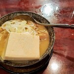 Yakitonhinta - 煮込みには豆腐がどんと
