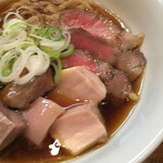 らーめん　かねかつ - ら〜めん　¥1,000
                                得肉三昧　¥700