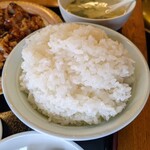 中華料理 縁 - チビの1杯目、大盛り…