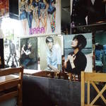 チゲチョア - 韓流スターのポスターいっぱい。