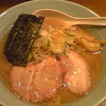 麺通 - らーめん（背油醤油）680円