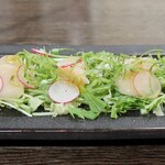 トリワイン ＰＩＫＯＳＨＨＨＵ - 貝柱のカルパッチョ