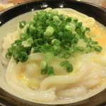 うどん 丸香 - かま玉うどん。うどんが輝いています！