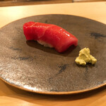 木挽町 とも樹 - 那智勝浦本鮪(144kg)中トロのにぎり