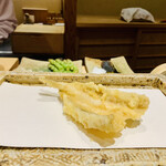 日本橋 蕎ノ字 - ◆きす（淡路島）。
      ◎淡路島産のきすは身が大きくふっくらして美味い。
      ◎塩でひと口、残りは天つゆで頂く。