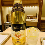 日本橋 蕎ノ字 - ☆そば焼酎 天照 （宮崎県高千穂町神楽酒造）
      ◎炭酸水で割ってレモンを入れて貰う。
      