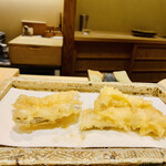 日本橋 蕎ノ字 - ◆穴子（長崎・対馬産）。
      ◎対馬の漁場は海流が速いため、穴子が引き締まり脂のりが良い美味い穴子が獲れる。