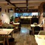 ビストロ　ボン・モマン - 店内(厨房側)