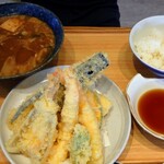 しまかぜ食堂 - 天ぷら定食(税込1,408円)